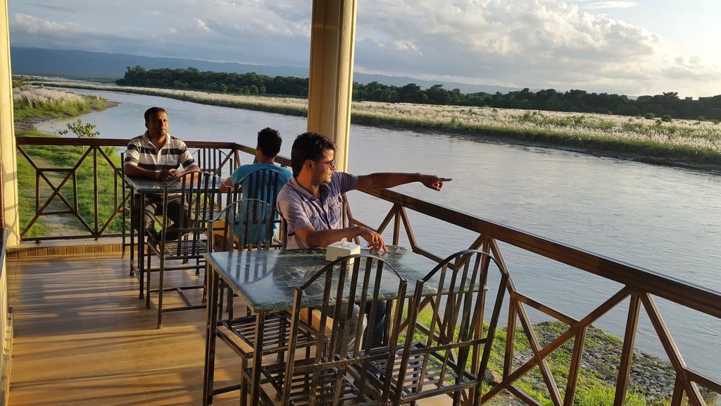 Hotel Jungle Wildlife Camp Sauraha Exterior foto
