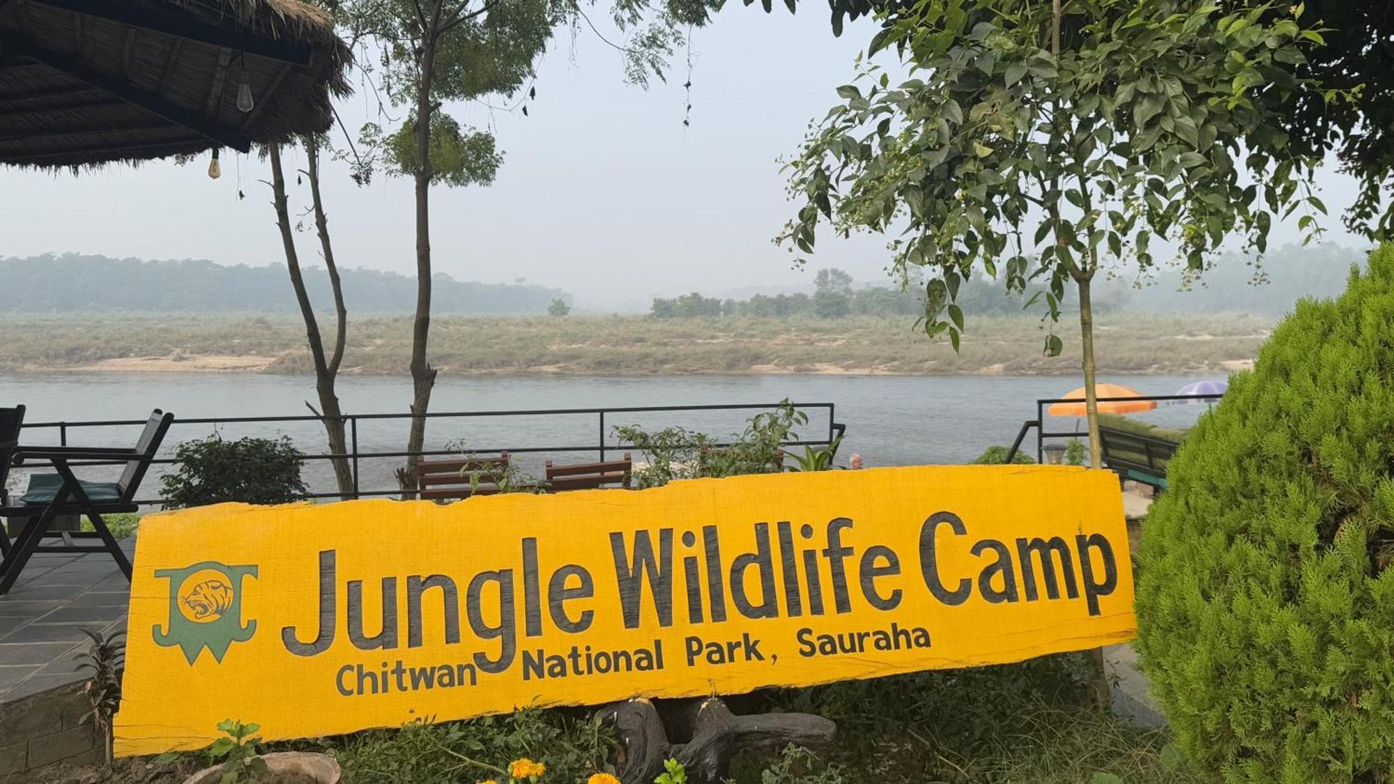 Hotel Jungle Wildlife Camp Sauraha Exterior foto