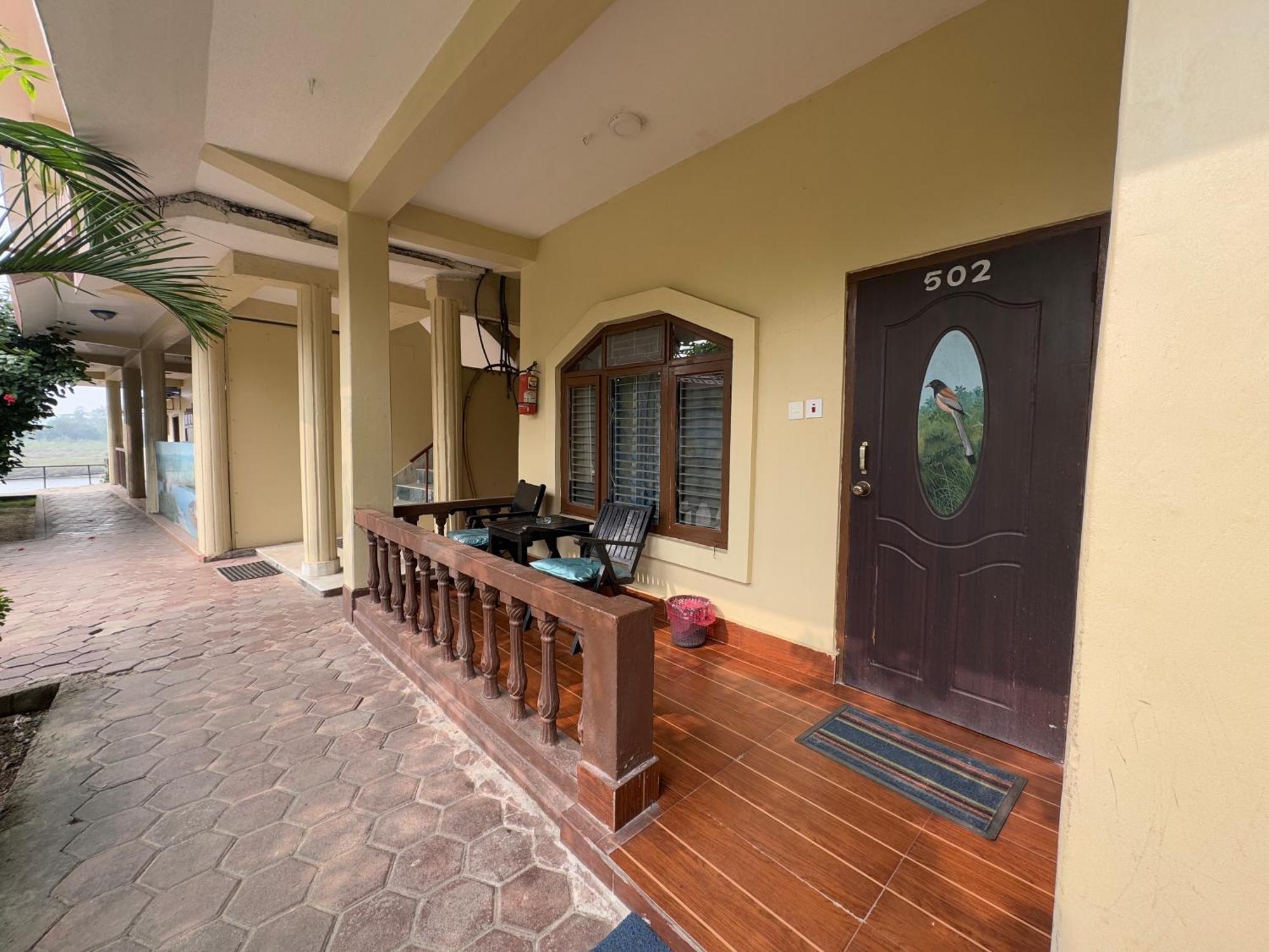Hotel Jungle Wildlife Camp Sauraha Exterior foto