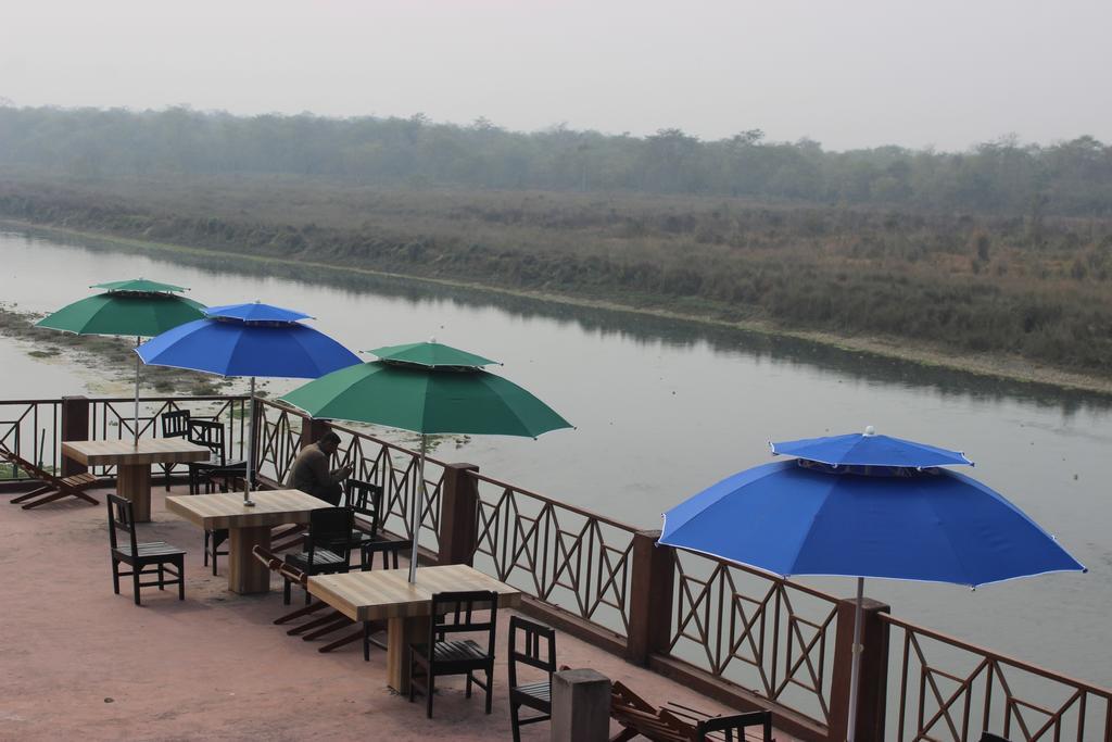 Hotel Jungle Wildlife Camp Sauraha Exterior foto