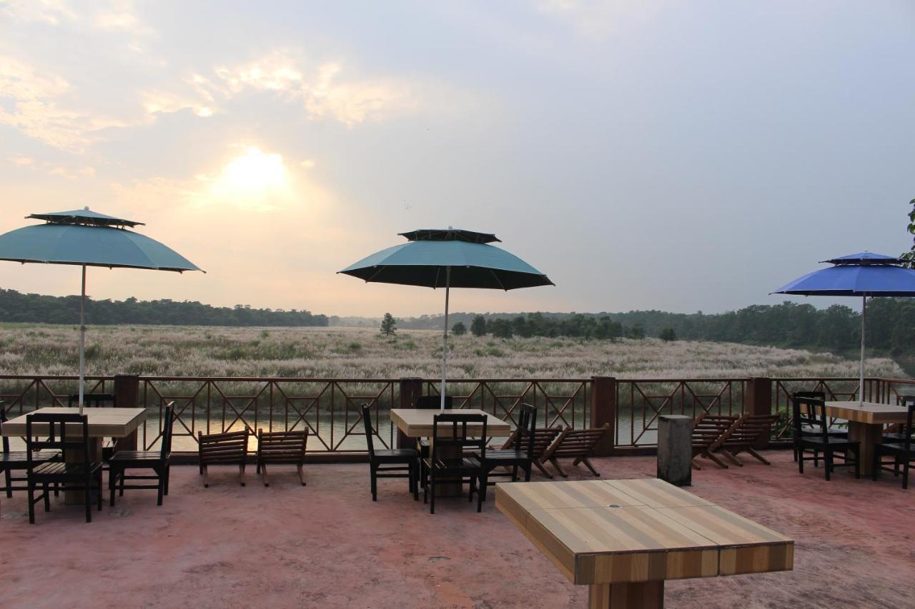 Hotel Jungle Wildlife Camp Sauraha Exterior foto