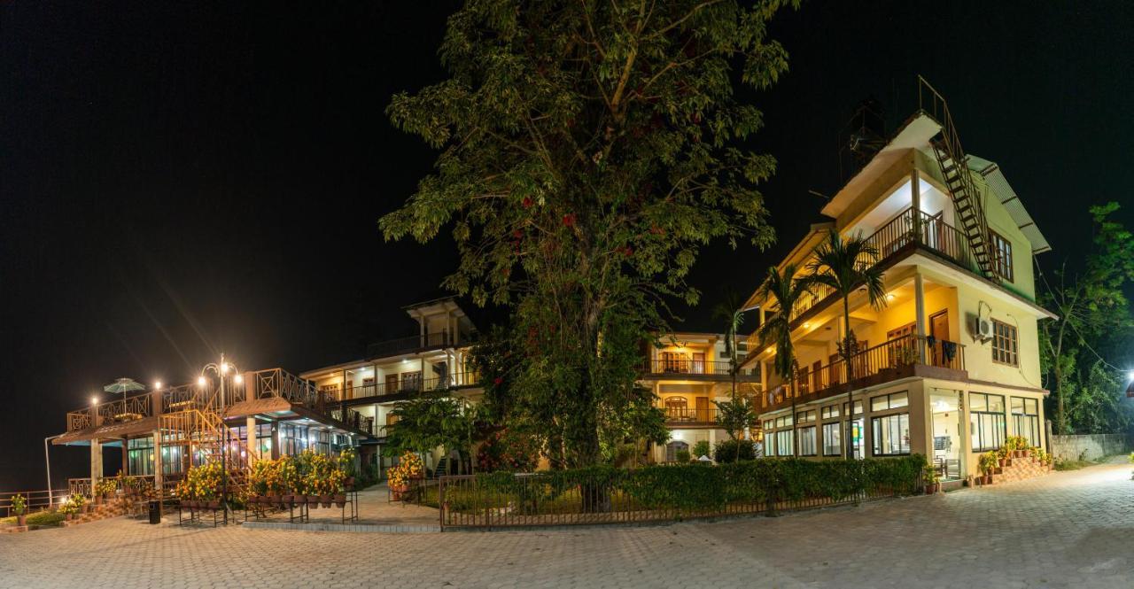 Hotel Jungle Wildlife Camp Sauraha Exterior foto