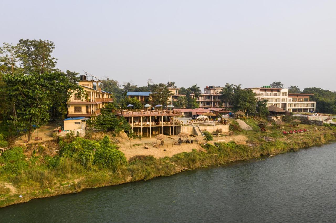 Hotel Jungle Wildlife Camp Sauraha Exterior foto